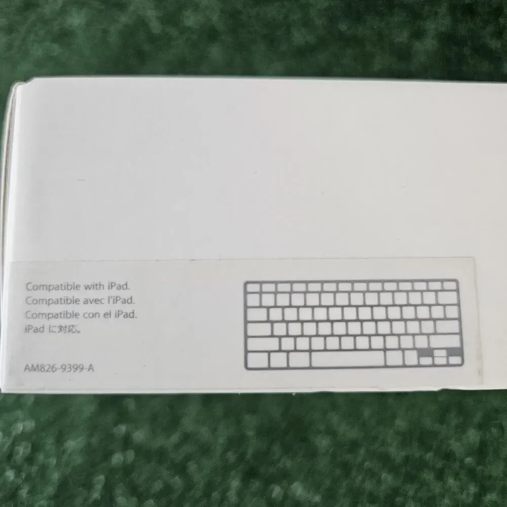 Apple Keyboard Dock Model#A1359 for Apple iPad Gen 1 &2 Port
